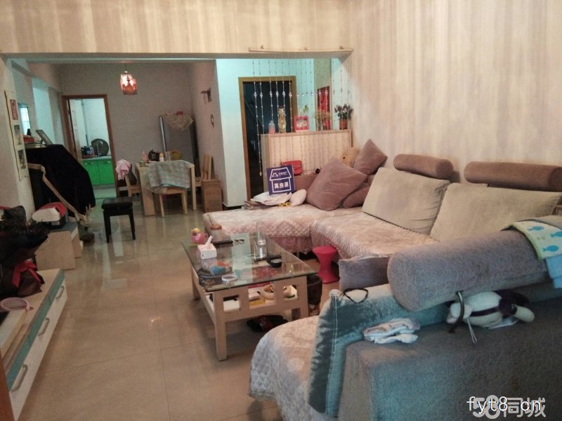 芬格欣庄园位于新阳路,靠近火车站,临近二中,周边配套齐全